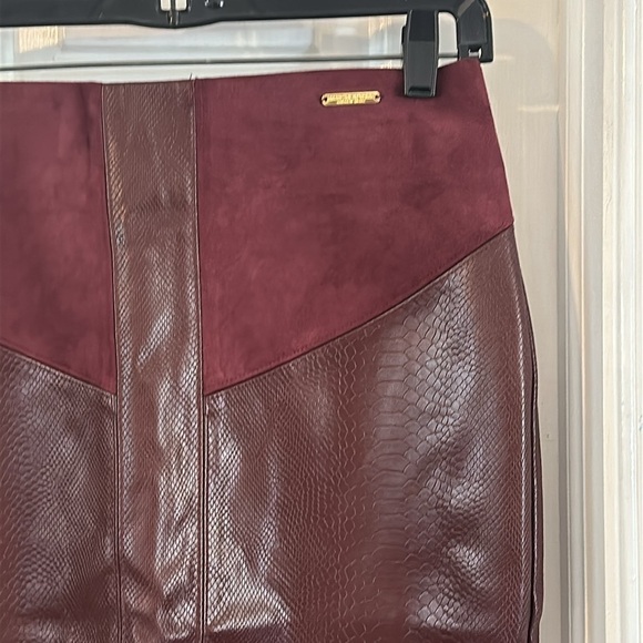 Women’s Marc New York Burgundy Faux Leather & Suede Pencil Skirt Size XS - Picture 3 of 9